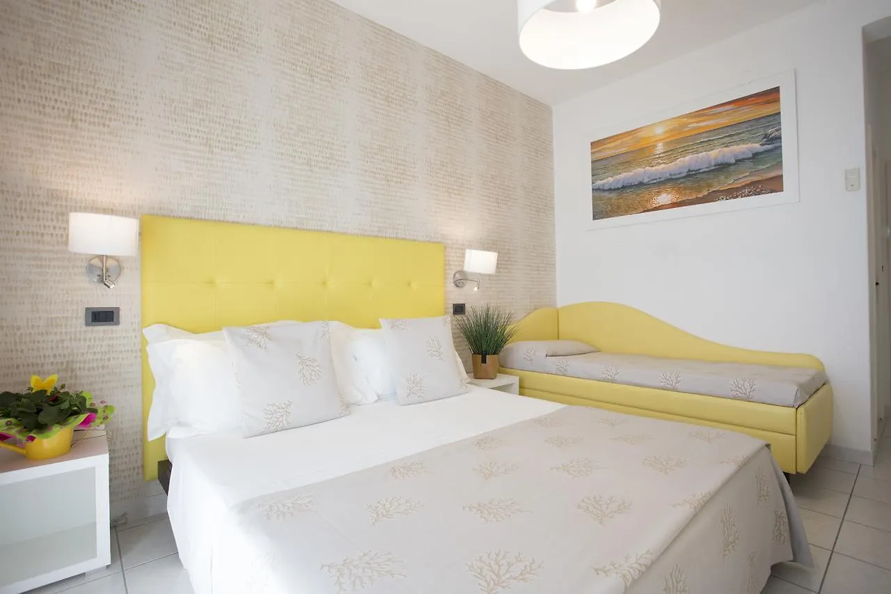 Hotel De Londres Riccione 3*,