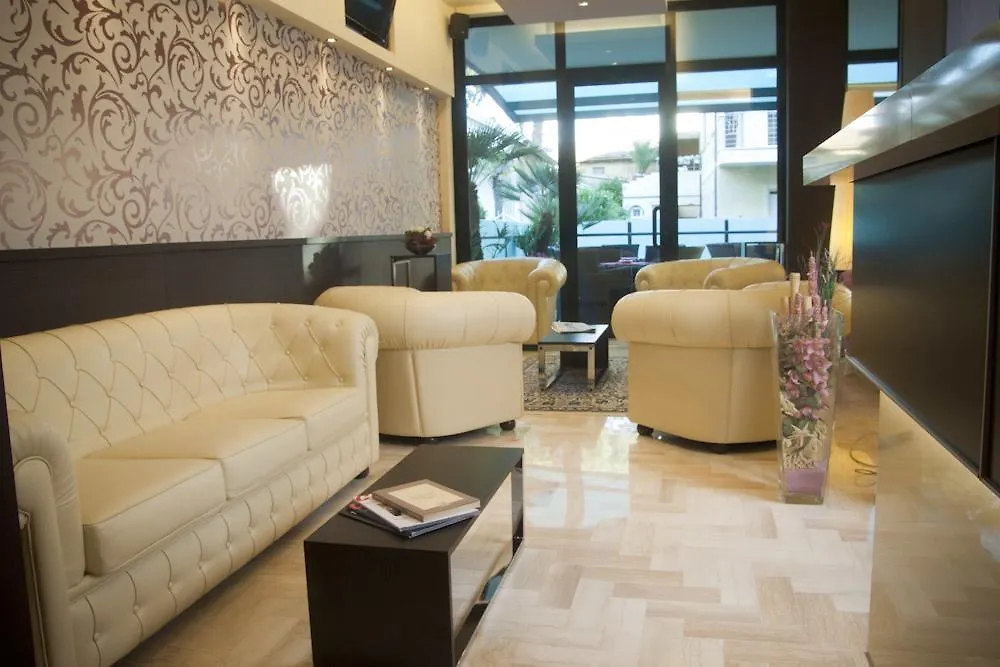 Hotel De Londres Riccione 3*,  Italia